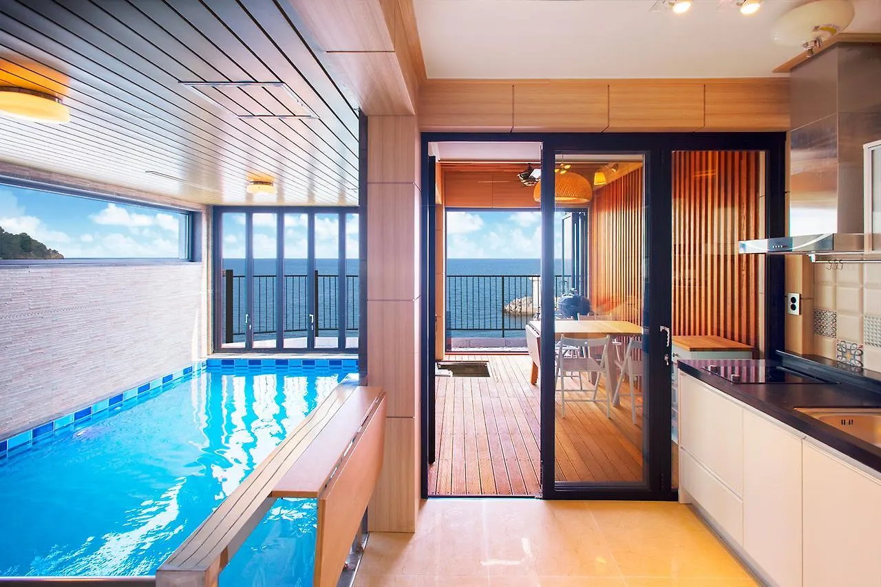 Sun & Moon Poolvilla Busan