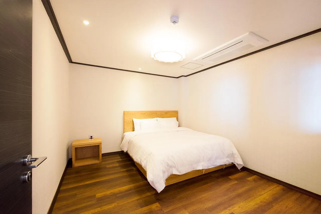 Sun & Moon Poolvilla Busan