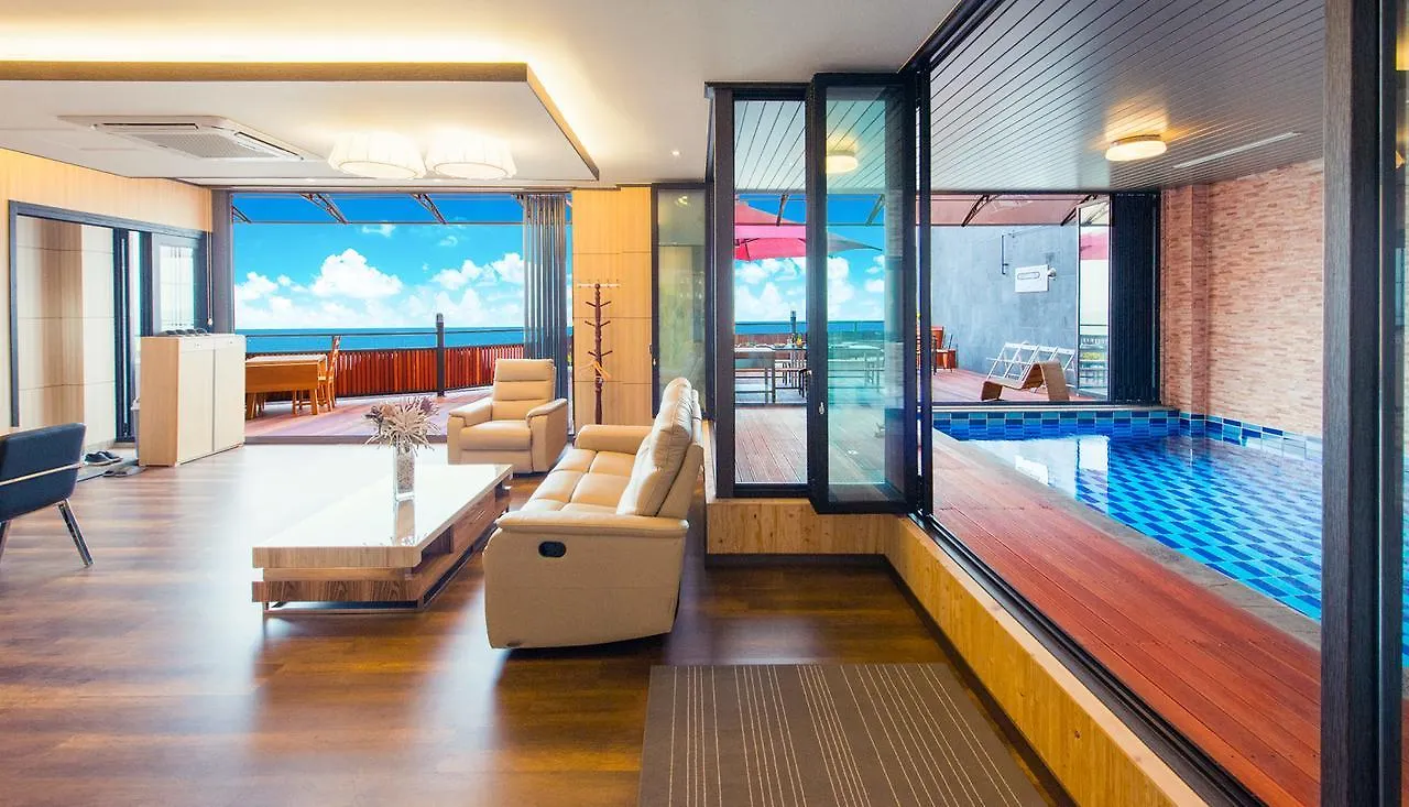 Sun & Moon Poolvilla Busan Hotell