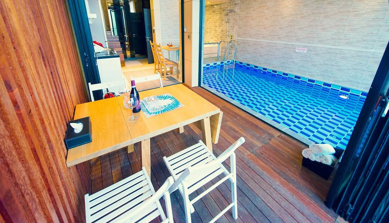 Sun & Moon Poolvilla Busan Hotell