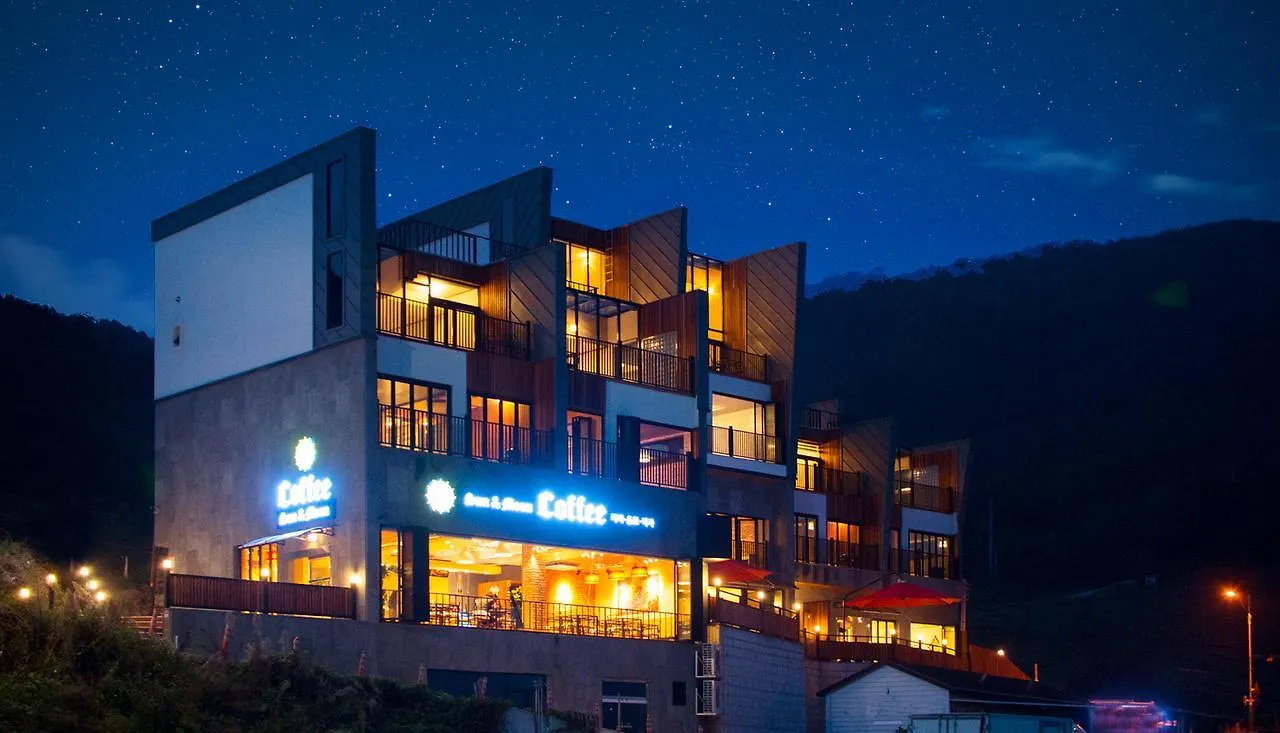 Sun & Moon Poolvilla Busan Hotell